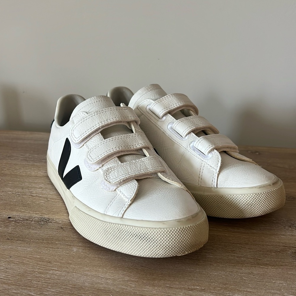 VEJA Velcro Sneakers